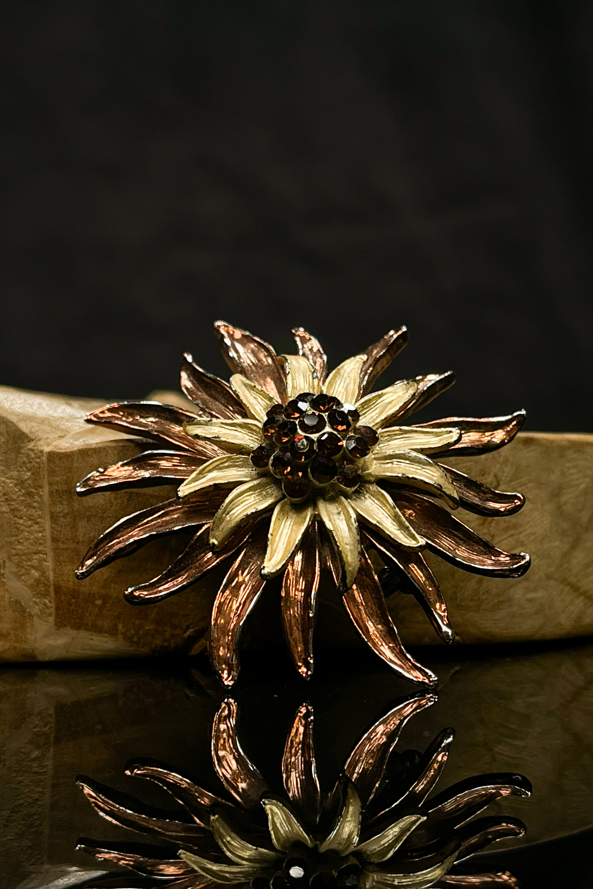 Bronz Ton Çiçek Broş